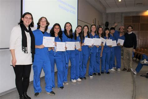 En Emotiva Ceremonia Estudiantes Fueron Investidos Con Sus Uniformes