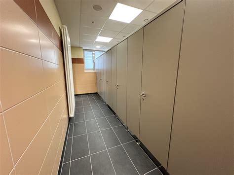 Neue Toiletten für Schüler innen Janusz Korczak Gesamtschule Neuss