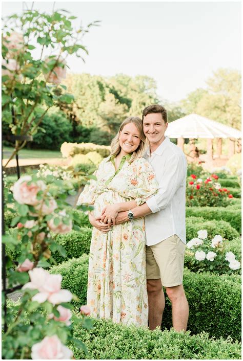Deep Cut Gardens Maternity Session | Liz & Matt - jenniferlarsenphoto.com