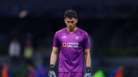 Cruz Azul Afición destroza a Sebastián Jurado y lo abucheado por sus