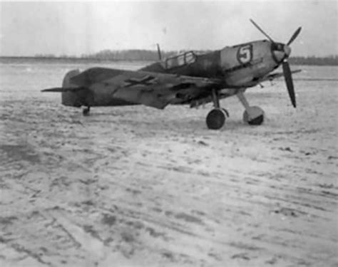 Asisbiz Ostfront Messerschmitt Bf 109E1B 7 JG27 White 5 Russia 1941 01