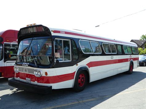 TTC 1982 GM T6H 5307N New Look 2252 Displayed At The F Flickr