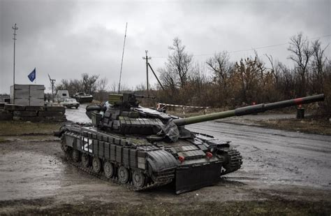 tron  nam ra doi cau truc quan su nga ngay nay hinh thanh nhu