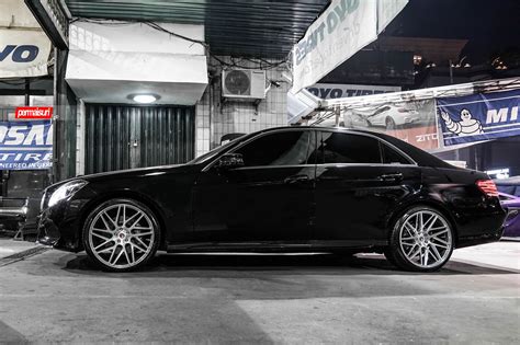 Black Mercedes E Class Sits On Contrasting Chrome Forged Rims Gallery