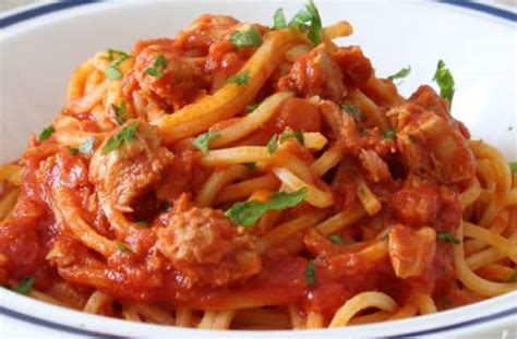 Spaghettis à la Sauce au Thon Plat et Recette