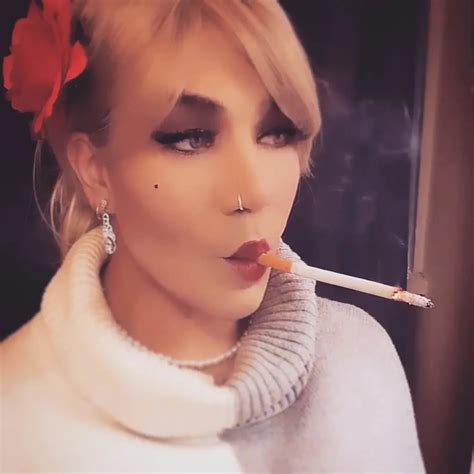 Elegance And Smoking Nude Pics XHamster