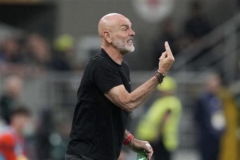 Sudah Ditunggu Newcastle Stefano Pioli Minta Ac Milan Bangun Di Liga