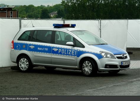 Einsatzfahrzeug WI HP 8018 Opel Zafira FuStw A D BOS