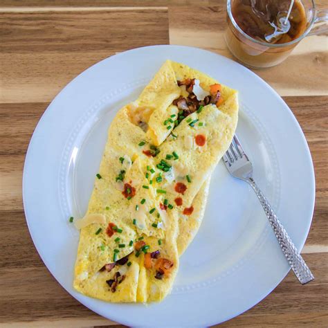 How to Make the Perfect Thin Stuffed Omelette - The Hangry Economist