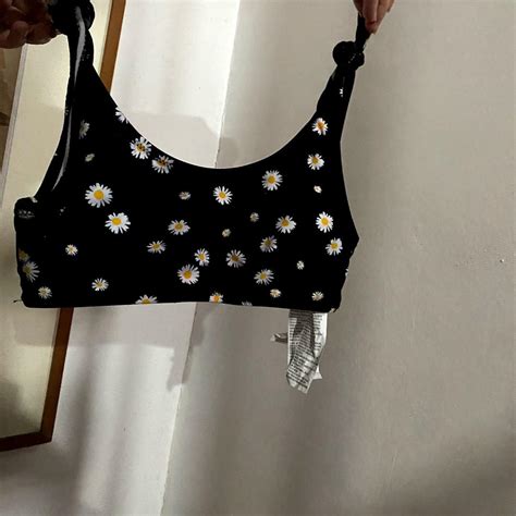 Bikini Top Women S Fashion Swimwear Bikinis Swimsuits On Carousell