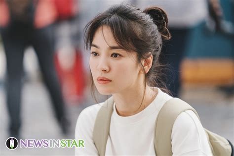 Sbs ‘지금 헤어지는 중입니다 송혜교 유학 시절 편안한 스타일링도 완벽 소화 ‘투명 미모