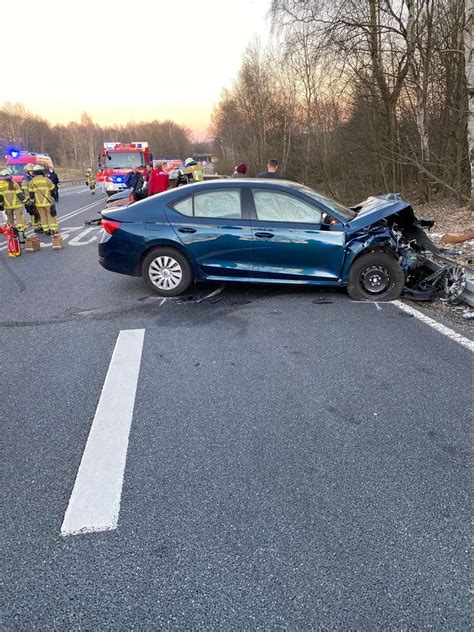 B Frontal Crash Frau Schwer Verletzt Fichtelgebirge