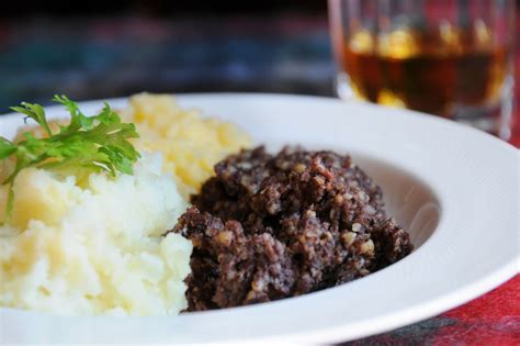 What Does Haggis Actually Taste Like