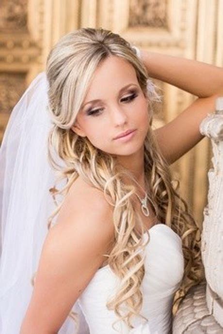 Acconciature Sposa Capelli Sciolti Bellezza E Stile