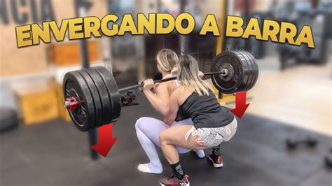 TREINO DE PERNAS PARA HIPERTROFIA DA VIVI WINKLER ENVERGANDO A BARRA