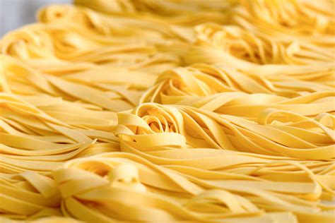 Fettuccine Alla Papalina Ricetta Abbinamenti Idee E Varianti Piramida