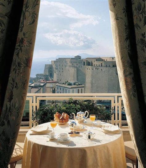 20 Best Resorts and Beach Hotels in Naples (Italy) for a Seaside Getaway