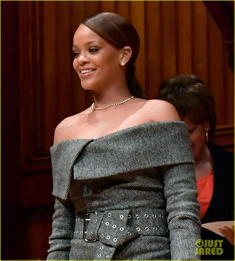 Rihanna Gives Touching Speech At Harvard To Accept Humanitarian Of The Year Award Video Photo