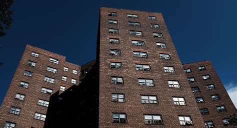 Coronavirus wreaks havoc on New York City's public housing - POLITICO