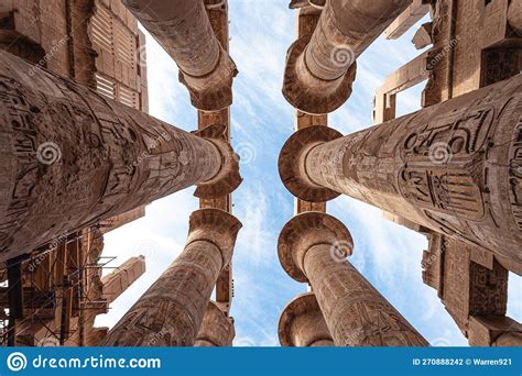 Antichi Piloni Che Toccano Il Cielo Nel Tempio Di Karnak Luxor Egitto