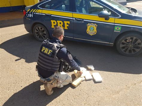 Passageira De Nibus Presa Pela Prf Trazendo Drogas Na Bagagem