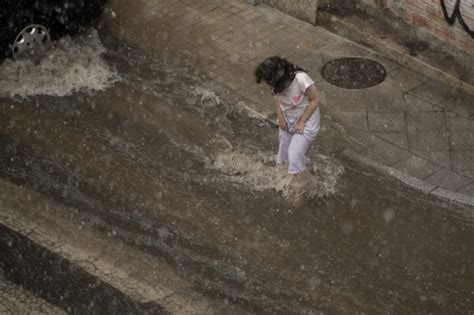 Trece Comunidades Siguen En Alerta Por Lluvias Y Tormentas Con Galicia