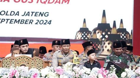 Pesan Gus Iqdam Jelang Pilkada Serentak Selawatan Bareng Polda