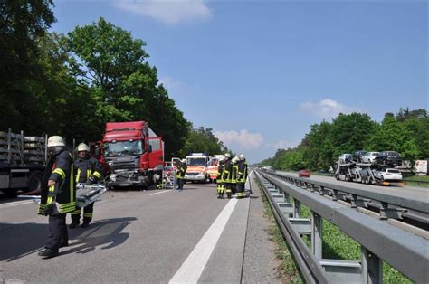 Schwerer LKW Unfall Auf Der BAB 5 Feuerwehr Bruchsal