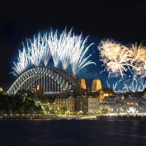 Sydney Harbour Bridge New Years Eve Fireworks, Colourful NYE Fire Works ...