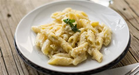 Pasta Cuatro Quesos Plato Fuerte Recetas Internacionales