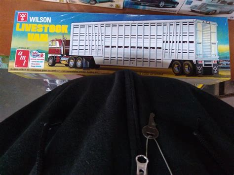 Amt Wilson Livestock Van Trailer Scale Model Kit Amt New In Box