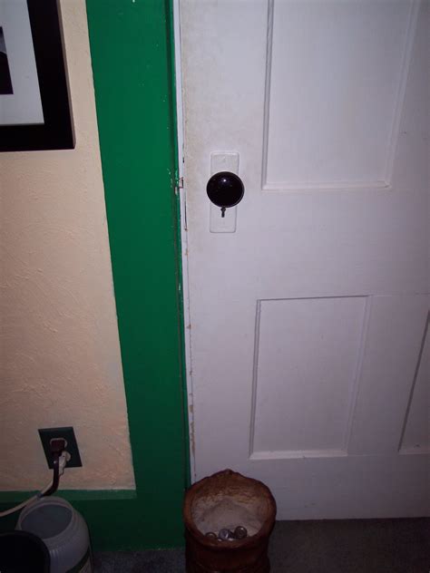 Fix a Door That Won't Stay Shut : 3 Steps - Instructables