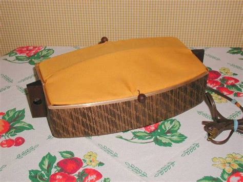 Vintage Salton Hotray Bun Warmer Wb