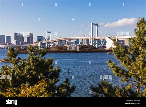 Apan Honshu Tokyo Odaiba Tokyo Waterfront City Rainbow Bridge And