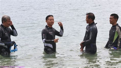 Jaga Ekosistem Laut Mas Ipin Tanam Terumbu Karang Dengan Metode