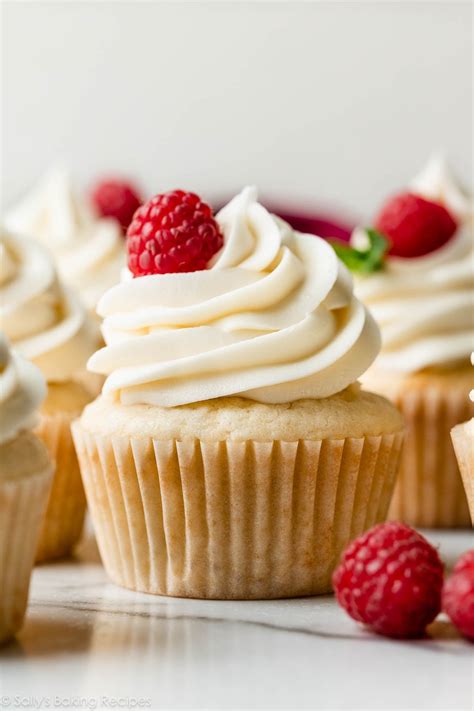 How To Fill Cupcakes Easy Methods For Any Filling Recipesedge