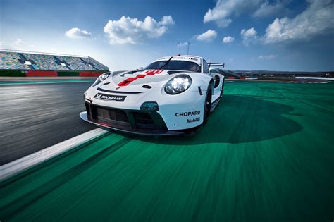 PORSCHE - 911 RSR on Behance