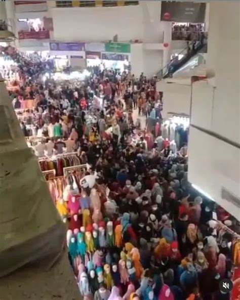 Viral Video Pasar Tanah Abang Ramai Pengunjung Jelang Lebaran Netizen