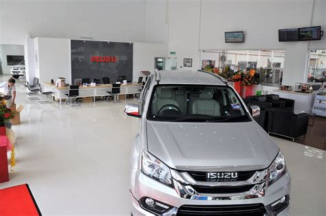 Isuzu Service Center Reception Padang Jawa Shah Alam Autoworld My