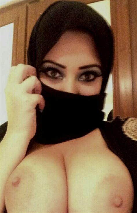 Busty Middle Eastern Escort Shesfreaky