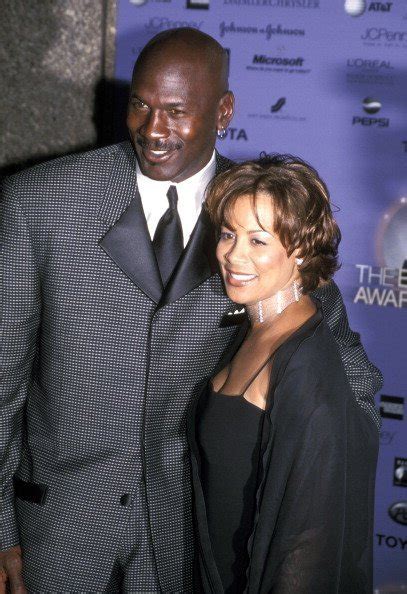 Life of Michael Jordan’s Ex-Wife Juanita Vanoy 13 Years after Their Divorce