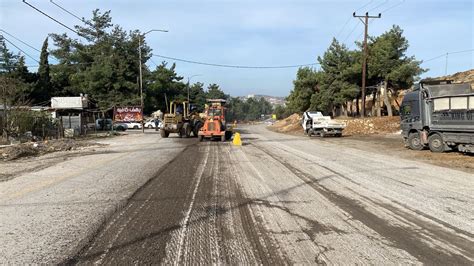 أشغال عجلون تُنفذ عطاء لإعادة تأهيل طريق عنجرة عجلون وكالة عجلون