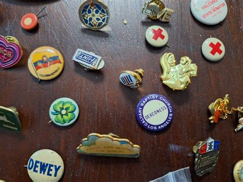 Lot Of 56 Assorted Lapel Pins And Pinbacks Vintage To Now Ebay