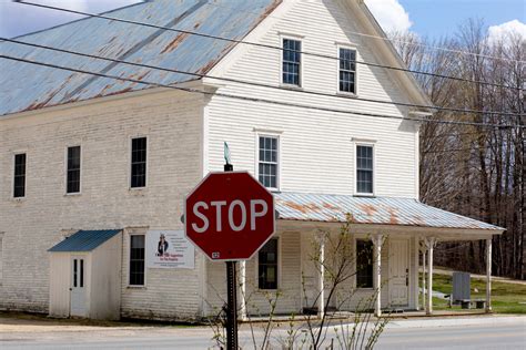 In Maine Village Locals Ponder Future Of Summer Resident Tucker Carlson