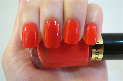 Dafyne Me Bella Manicure Monday Revlon Fearless