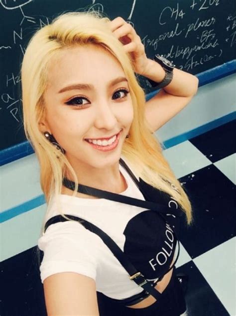 Sistar Yoon Bora 윤보라 보라 Selca Tw 셀카 K Pop 7 Pinterest