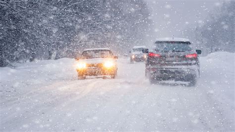 Wegen Wintereinbruch im April Bußgeld für Millionen Autofahrer droht