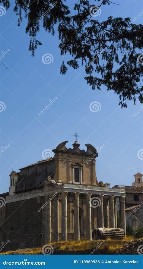 Emperador Antonius Del Templo Y Esposa Faustina Con Las Columnas Del