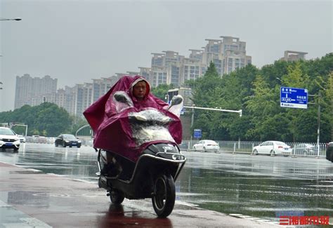 雨天骑电动车安全吗？这些细节不能忽视！ 城事 三湘都市报 华声在线