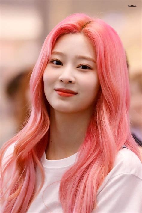 Peach Hair Pink Hair Beauty Full Girl Beauty Women Celebrities